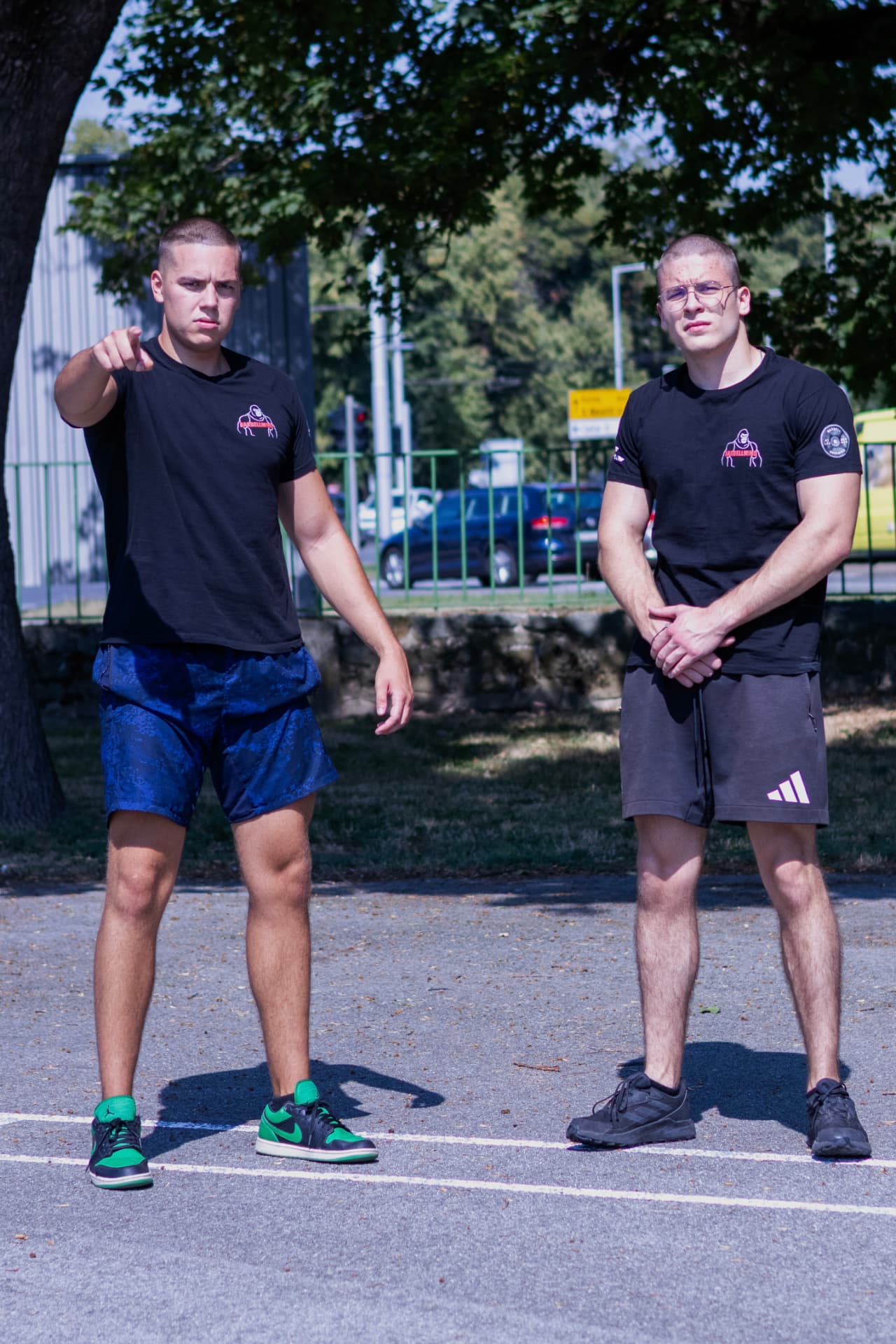Antonio Vanek i Nikola Labak u BARBELLMIND majicama